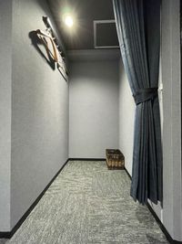 更衣室完備 - 1コインレンタルジムWOLF心斎橋 心斎橋店の室内の写真