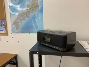 Bluetooth対応スピーカー - 名古屋国際日本語学校 レンタル教室の設備の写真