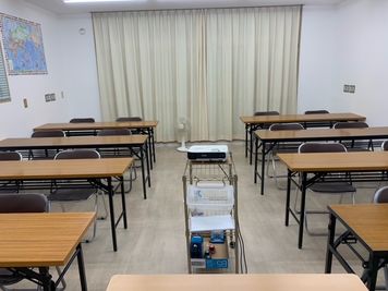 教室前 - 名古屋国際日本語学校 レンタル教室の室内の写真