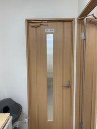 教室入り口 - 名古屋国際日本語学校 レンタル教室の入口の写真