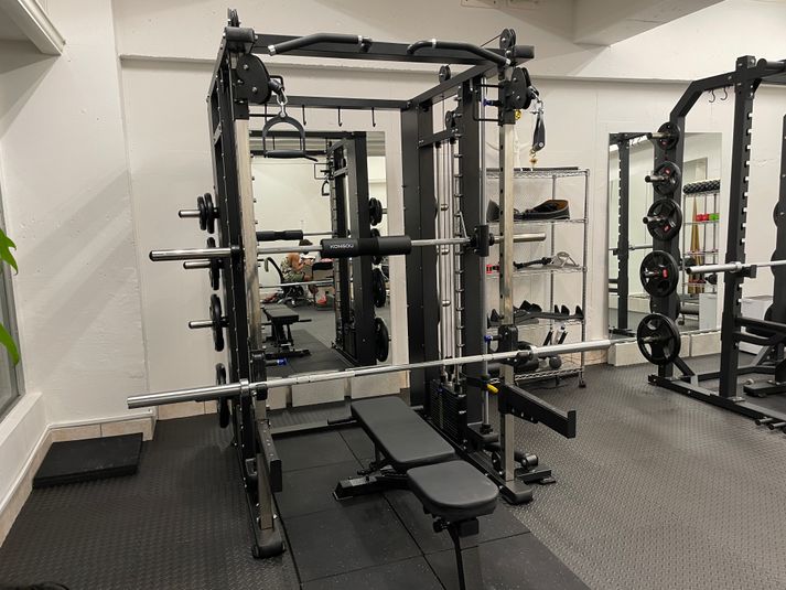 CLIFF GYM 代々木公園店 - CLIFF GYM 代々木公園店