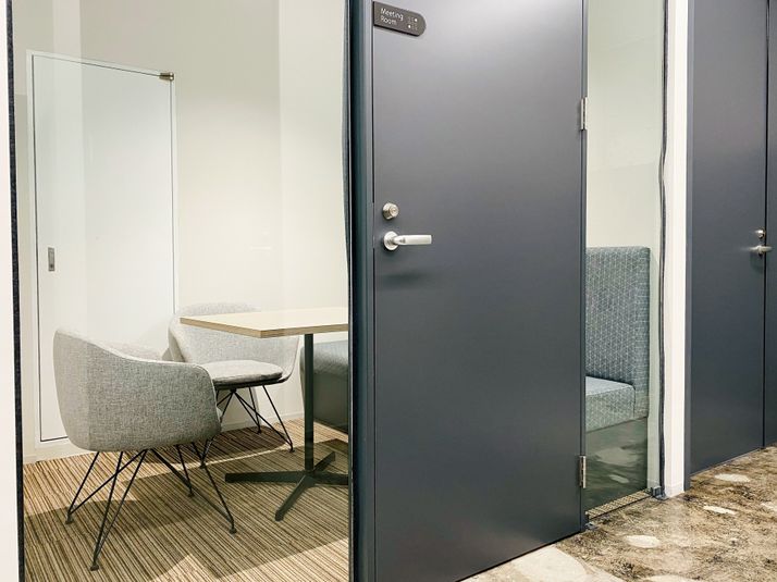 貸し会議室【3人部屋】 - ATOMica宮崎