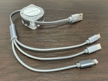 USB充電ケーブル
 Lightning (iPhone)
 microUSB(Android)
 USB Type-C - cocony武蔵小杉 南口店 完全個室ワークスペース武蔵小杉 南口店 3（スタンダード）の設備の写真