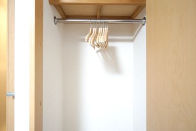 洋服かけ - マイスペ２４　兵庫駅前店 レンタルスペース　貸会議室の設備の写真