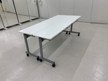 長机×２【45×180】 - FLASHスタジオ-渋谷- レンタルスタジオの設備の写真