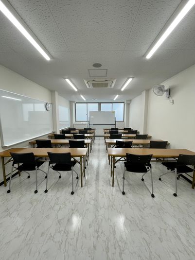 101教室 - 東京国際学園情報専門学校