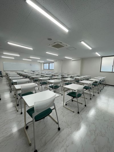 102教室 - 東京国際学園情報専門学校