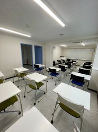 東京国際学園情報専門学校 201教室の室内の写真