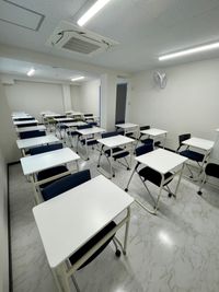 東京国際学園　研修センター 201教室の室内の写真