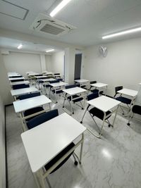 東京国際学園情報専門学校 201教室の室内の写真