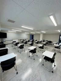 東京国際学園情報専門学校 202教室の室内の写真