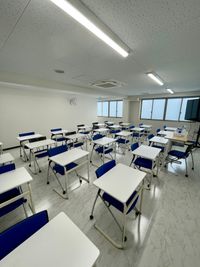 東京国際学園情報専門学校 204教室の室内の写真