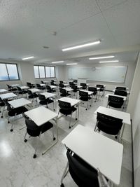 東京国際学園情報専門学校 203教室の室内の写真