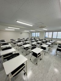 東京国際学園情報専門学校 203教室の室内の写真