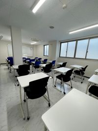 東京国際学園　研修センター 301教室の室内の写真