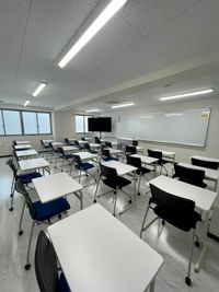 東京国際学園　研修センター 207教室の室内の写真