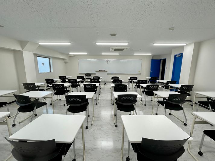 303教室 - 東京国際学園情報専門学校