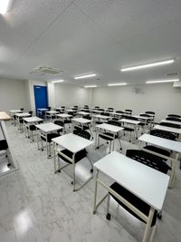 東京国際学園情報専門学校 303教室の室内の写真