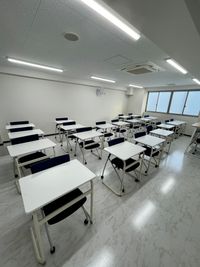 東京国際学園情報専門学校 208教室の室内の写真