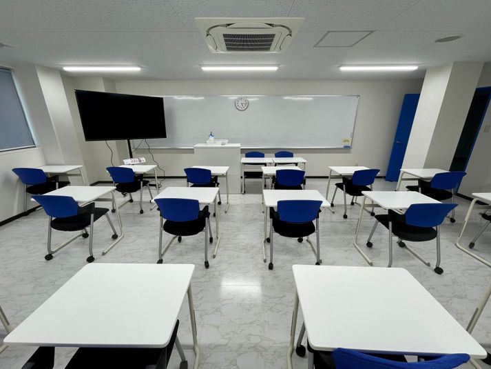 東京国際学園情報専門学校 308教室の室内の写真