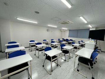 東京国際学園情報専門学校 308教室の室内の写真