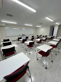 東京国際学園情報専門学校 304教室の室内の写真