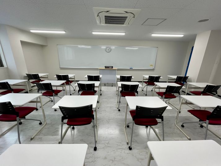 305教室 - 東京国際学園情報専門学校