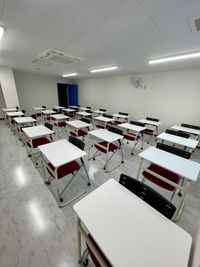 東京国際学園　研修センター 305教室の室内の写真