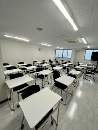 東京国際学園情報専門学校 307教室の室内の写真