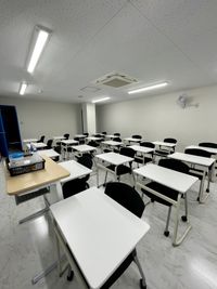 東京国際学園情報専門学校 306教室の室内の写真