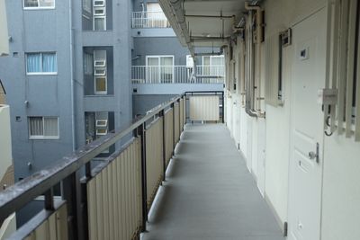 一番奥の部屋（４０５室）です。 - bluemoon 10人会議室、パーティー多目的レンタルスペース（Wi -Fi)の入口の写真
