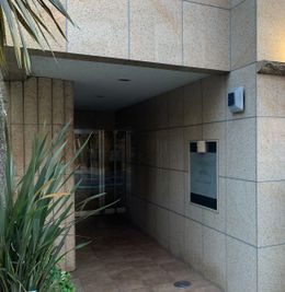 建物入口 - レンタルサロンSONASH三茶 レンタルサロンの入口の写真