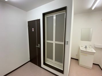 女性更衣室 - キャプテン翼スタジアム生野 フットサルコート／多目的コートの設備の写真