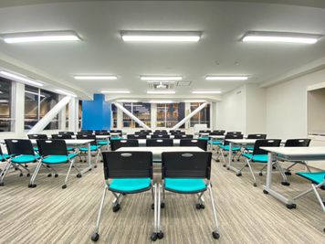 【閉店】TIME SHARING Biz 東京 駅前4F【旧みんなの会議室】の室内の写真