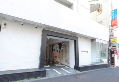 スマートレンタルスペース東新宿 SRS東新宿　の入口の写真