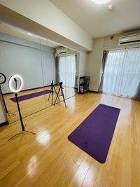 オンライン教室や動画撮影も可能です。 - One Room Studio ダンス・トレーニングスタジオの室内の写真