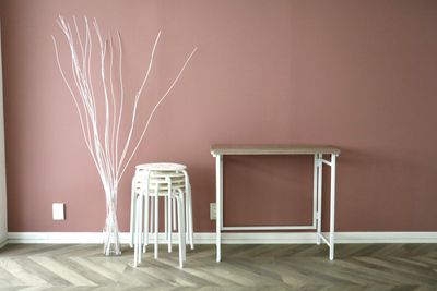 スツール・メイク机（８０×４０） - 代々木スタジオ 代々木公園駅・代々木八幡駅/自然光あふれる撮影スタジオの室内の写真