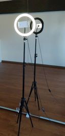 スマホ用リングライト三脚です。 - ひのまるオフィス天神 ひのまるスタジオ天神南店の室内の写真