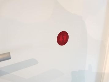 トイレ案内 - フロールーム日吉 ミートラウム綱島の室内の写真