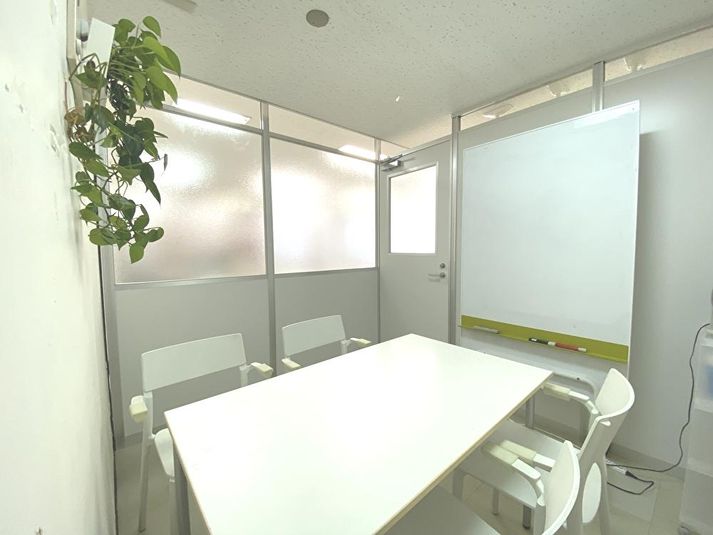 コワーク内貸会議室C　男女別トイレ　フリーHotドリンク - おおたfab(おおたふぁぶ）