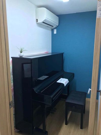 東京華楽坊芸術学校船橋校 ピアノ教室の室内の写真