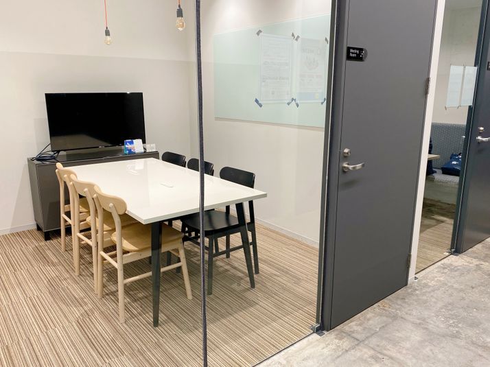 貸し会議室【6人部屋】 - ATOMica宮崎