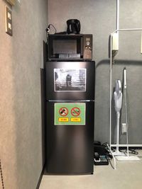 冷蔵庫・冷凍庫
レンジ
ケトル　
掃除機
クイックルワイパー - dot bridge渋谷神泉 ドットブリッジ渋谷神泉の設備の写真