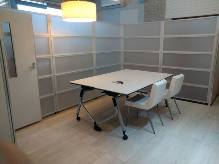 Iプラン・E室にドラム - レンタルスペース夕顔瀬