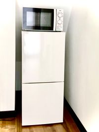電子レンジ
冷凍/冷蔵庫
ケトル
大き目オーブントースター
常設 - レンタルスペース【RoomAoyama】 RoomAoyama 　多目的スペースの設備の写真