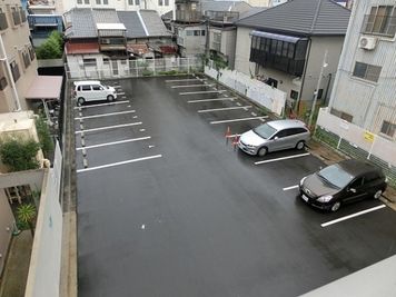 この駐車場の路地となります。 - イケダビル駐車場の室内の写真