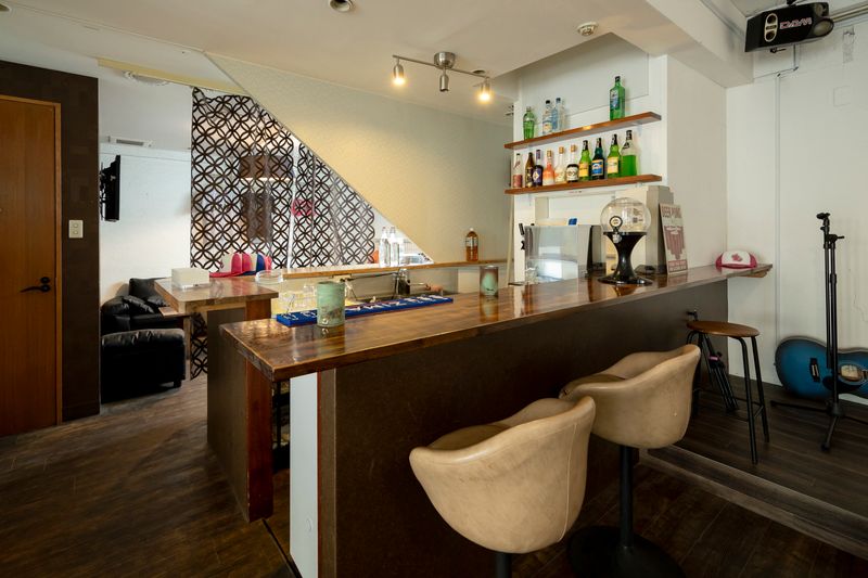 TRIPLE CROWN - TRIPLE CROWN