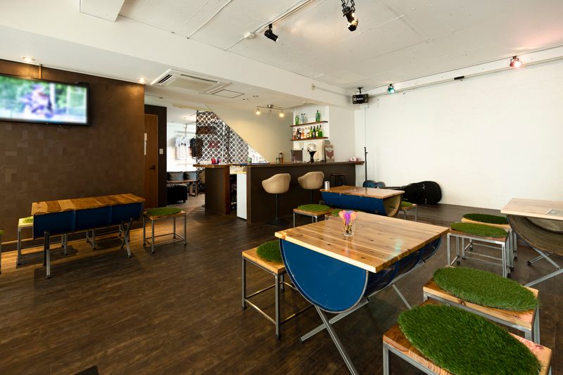 TRIPLE CROWN - TRIPLE CROWN