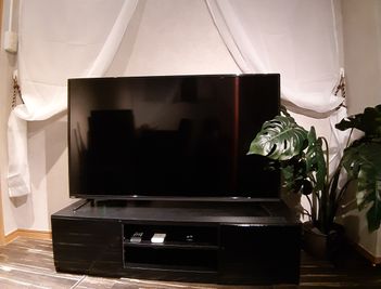 amazon fire stickあります。 - LUX池袋 雨キャンセル無料 屋上BBQアジアンリゾートの室内の写真