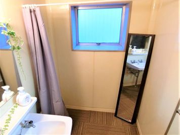 着替えスペースあり - ComfortSpace上野 ComfortSpace上野Ⅰの室内の写真